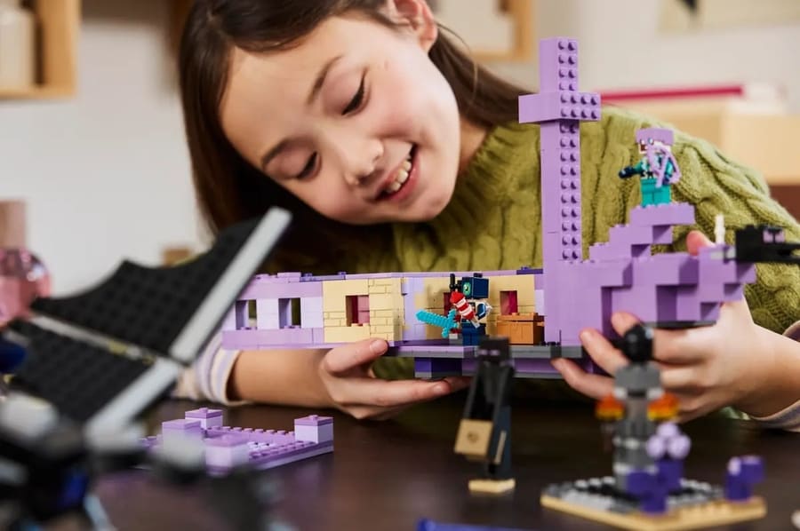 Конструктор Lego Minecraft Дракон Енду і Корабель Краю 657 деталей (21264)