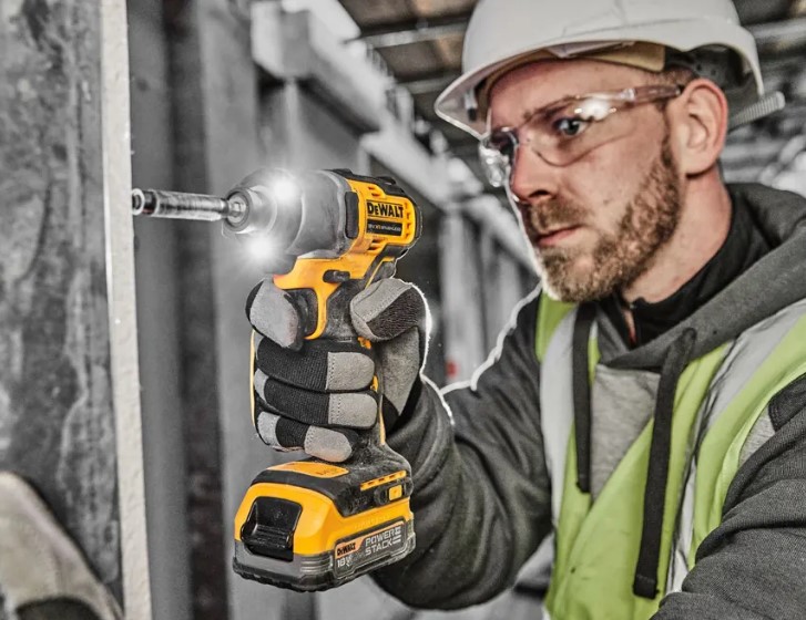 Дриль-шурупокрут DeWALT DCD800H2T+DCF840N