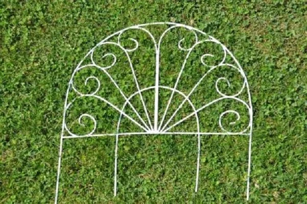 Кованое декоративное ограждение Павлин 60х60 см | цена, отзывы, фото