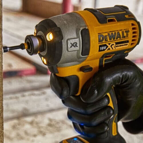 Шуруповерт ударний акумуляторний DeWalt DCF888N