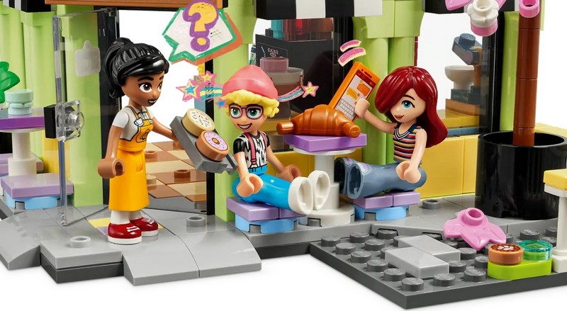 Конструктор Lego Friends Кофейня Хартлейк-Сити 426 деталей (42618)