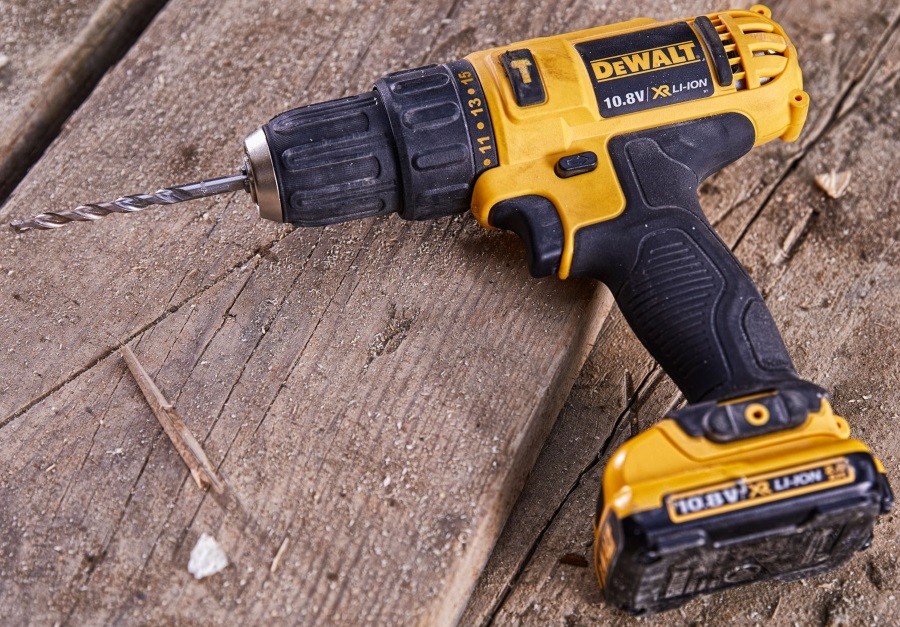 Дриль-шуруповерт акумуляторний DeWalt DCD716C2