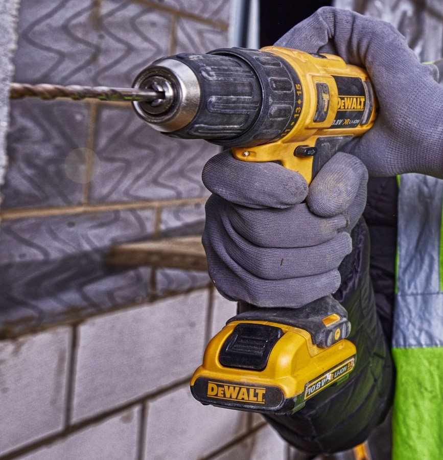 Дриль-шуруповерт акумуляторний DeWalt DCD716C2