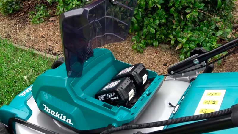 Газонокосарка aкумуляторна MAKITA LXT (DLM460PT2)