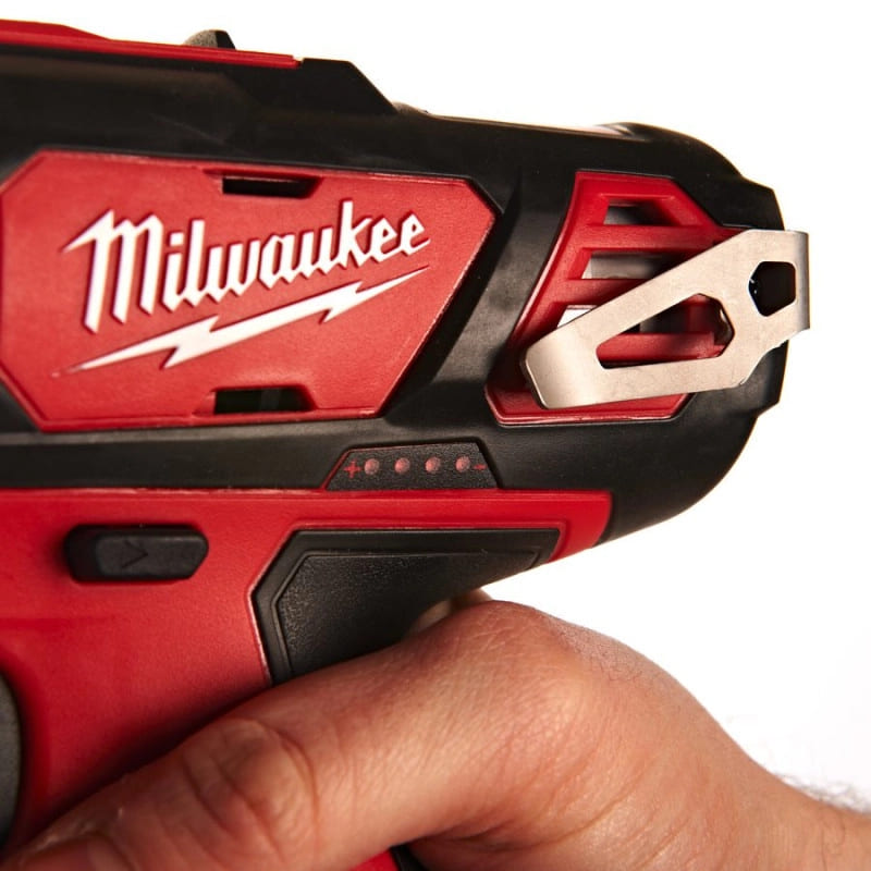 - Milwaukee M12 BDD-202C (4933441915)