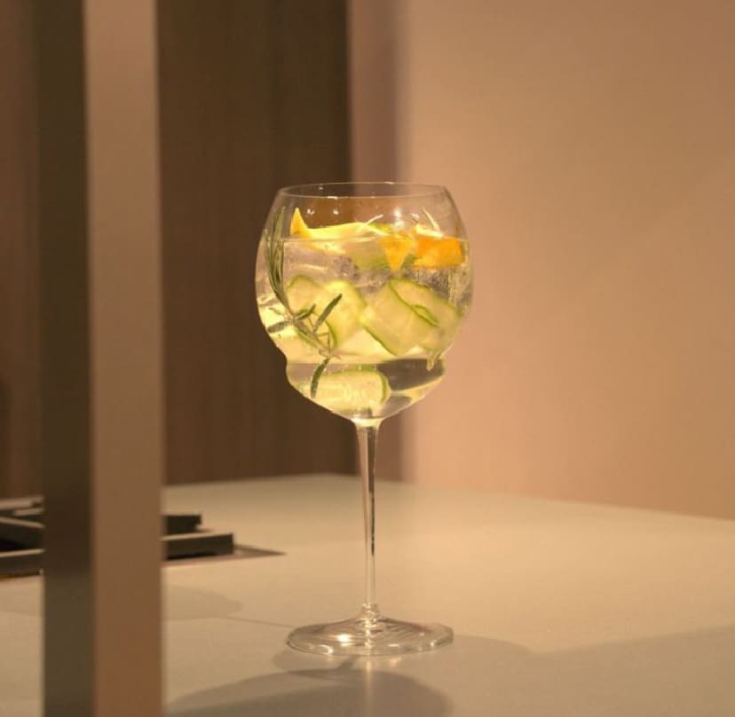   Luigi Bormioli Backdoor'20S Gin Tonic C 537 800 6  (32622028896)