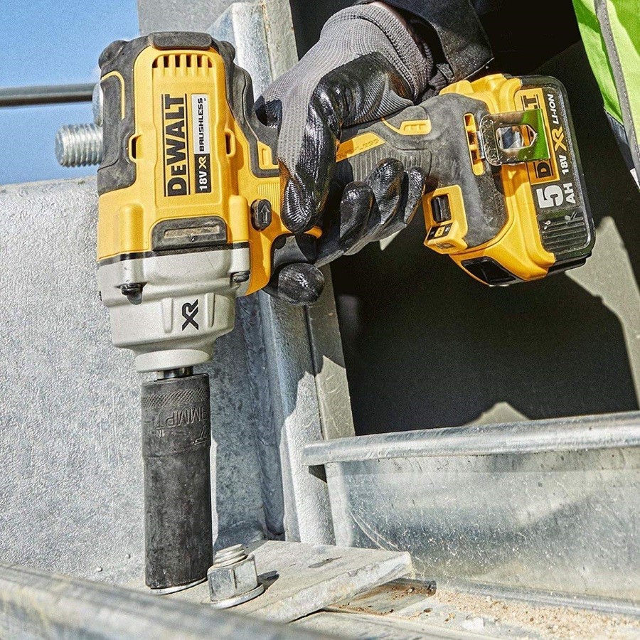 Гайковерт ударний акумуляторний DeWalt DCF894NT