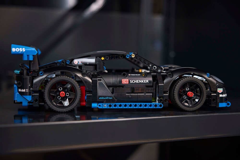 Конструктор Lego Technic Автомобіль для перегонів Porsche GT4 e-Performance 834 деталі (42176)