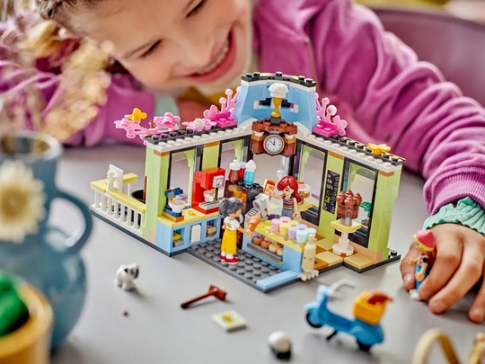 Конструктор Lego Friends Кофейня Хартлейк-Сити 426 деталей (42618)