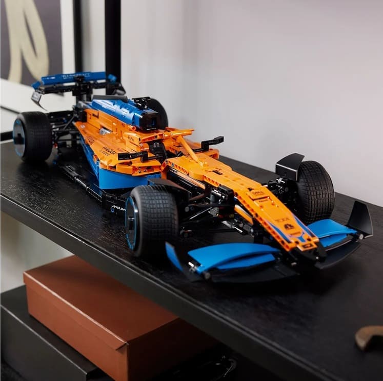 Конструктор Lego Technic Гоночний автомобіль McLaren Formula 1 1434 деталі (42141)