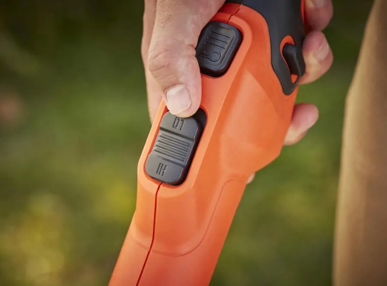 Тример акумуляторний безщітковий Black+Decker BCSTE636L1