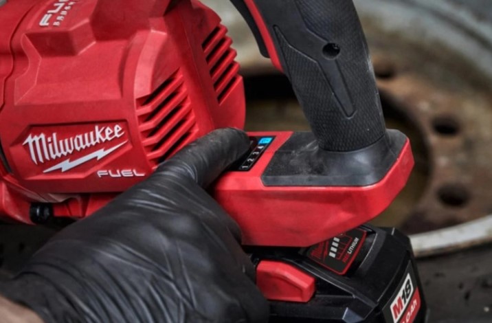   Milwaukee M18ONEFHIWF1D-121C EU (4933471756)