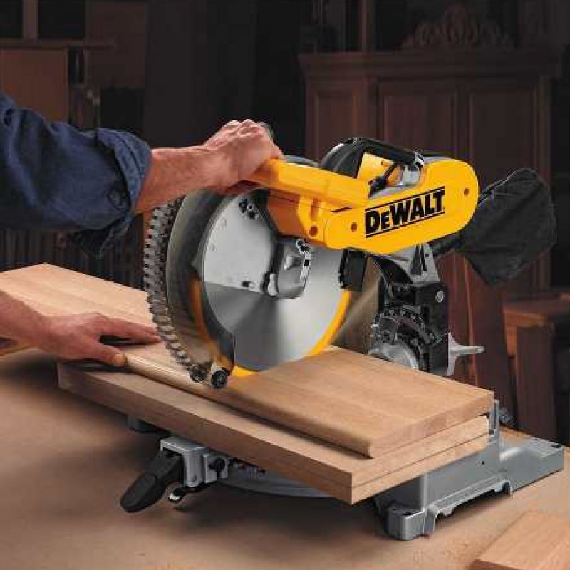   DeWALT DW714