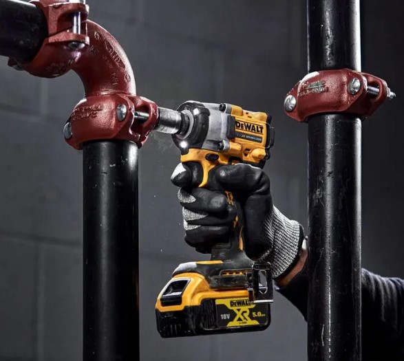 Гайковерт ударний акумуляторний DeWALT DCF921P2T