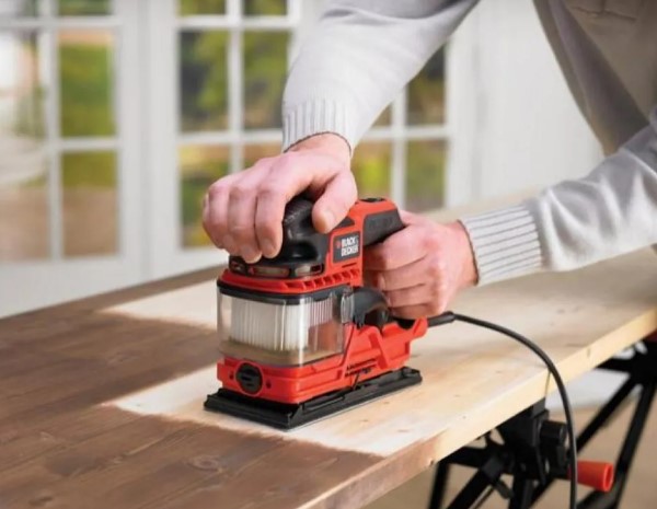 Шліфмашина вібраційна мережева Black+Decker KA330EKA-QS