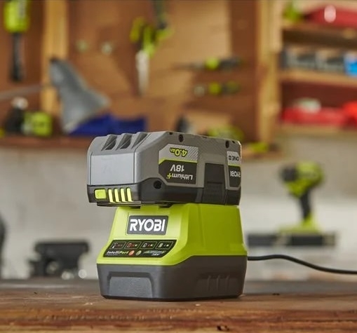 Зарядний пристрій Ryobi ONE+ RC18120 18В 2А (5133002891UNP)