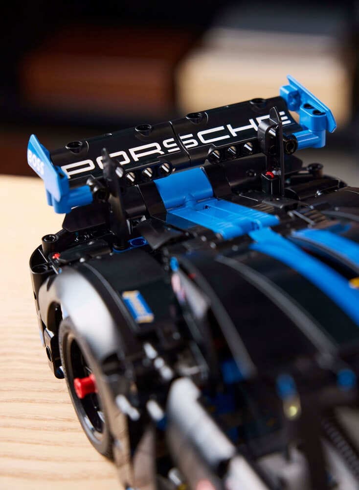 Конструктор Lego Technic Автомобіль для перегонів Porsche GT4 e-Performance 834 деталі (42176)