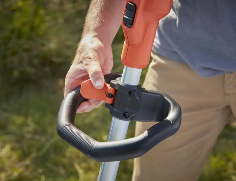    Black+Decker BCSTE636L1