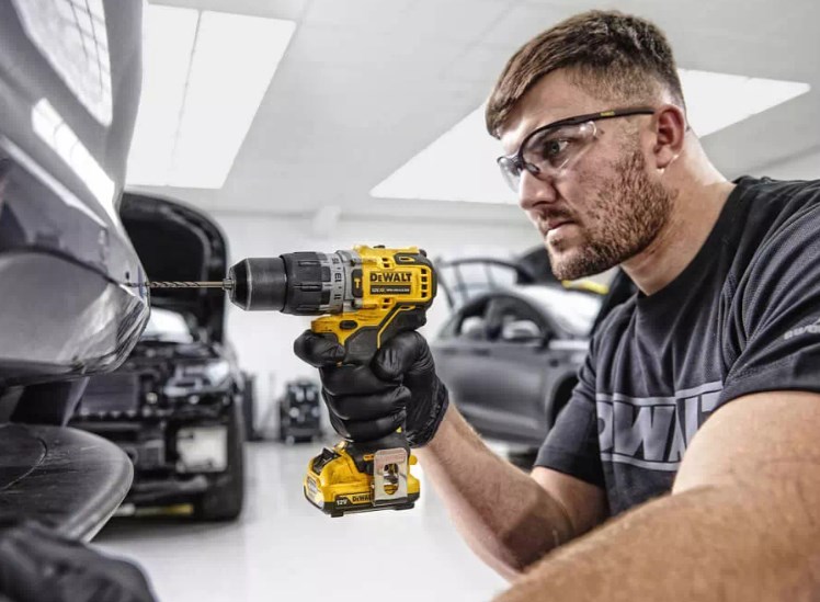 Дриль-шуруповерт акумуляторний ударний DeWALT DCD706N