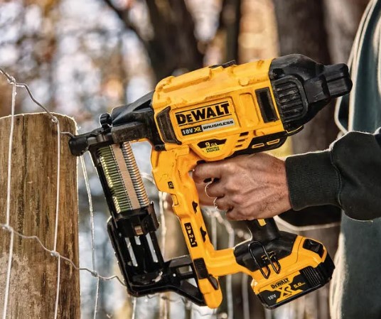 Степлер скобозабивний акумуляторний DeWALT DCFS950P2