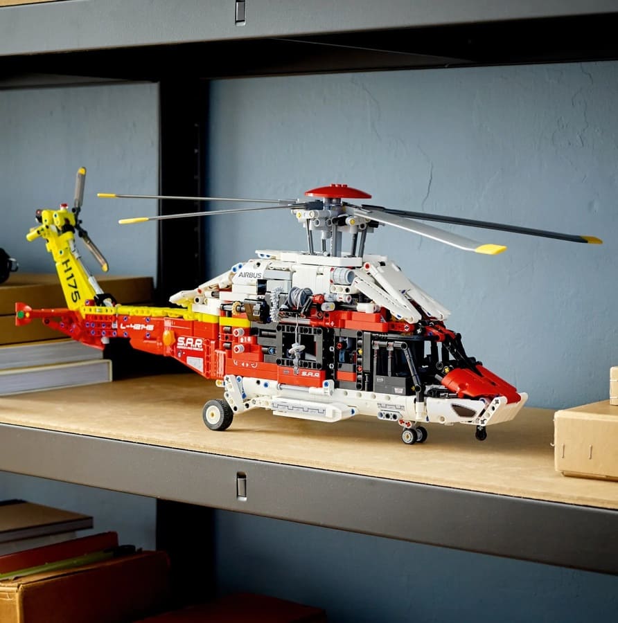 Конструктор Lego Technic Рятувальний гелікоптер Airbus H175 2001 деталь (42145)