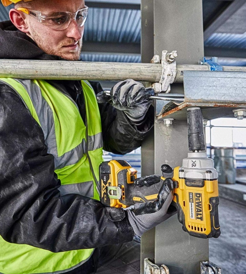 Гайковерт ударний акумуляторний DeWalt DCF894HN