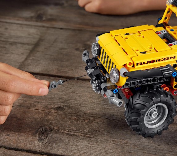 Конструктор Lego Technic Jeep Wrangler 665 деталей (42122)