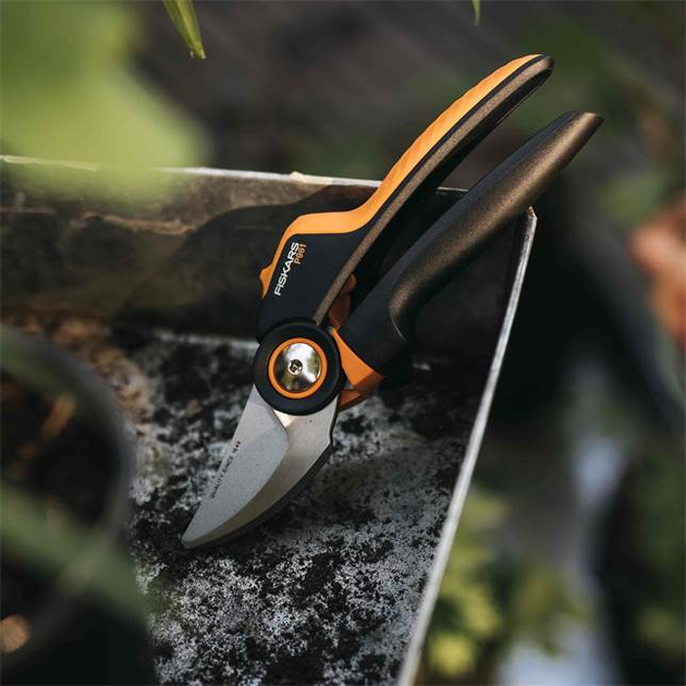 Секаторы Fiskars1