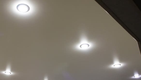 Точечные светильники для натяжных потолков.jpg