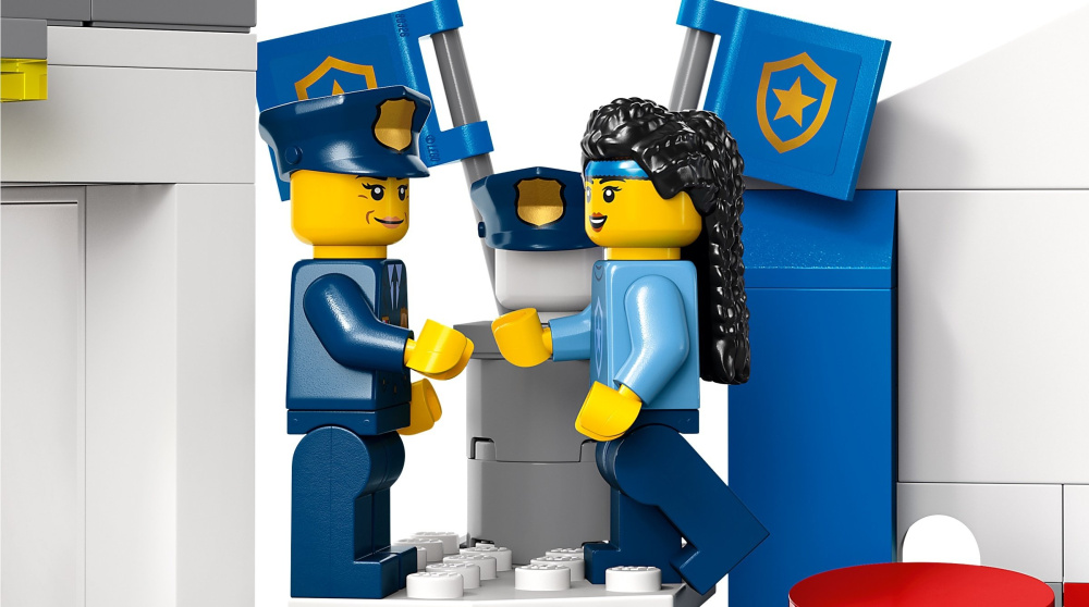  Lego City   823  (60372)