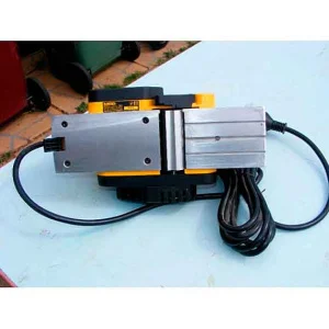 Електрорубанок DeWALT DW680