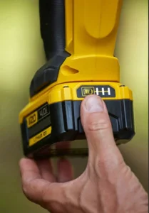 Кущоріз акумуляторний Stanley FatMax SFMCPH845M1