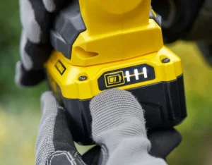 Кущоріз акумуляторний Stanley FatMax SFMCHT855M1