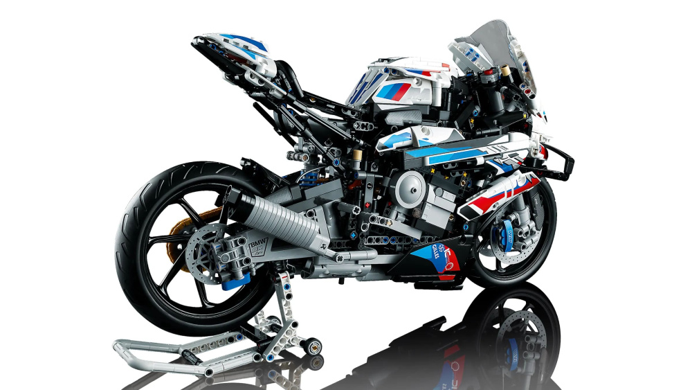 Конструктор Lego Technic BMW M 1000 RR 1920 деталей (42130)