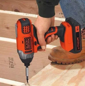Гайковерт ударний акумуляторний BLACK+DECKER BDCIM18N