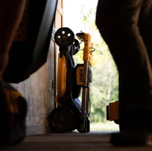 Газонокосилка аккумуляторная DeWALT DCMWSP156W2