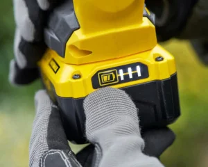 Кущоріз акумуляторний Stanley FatMax SFMCPH845M1