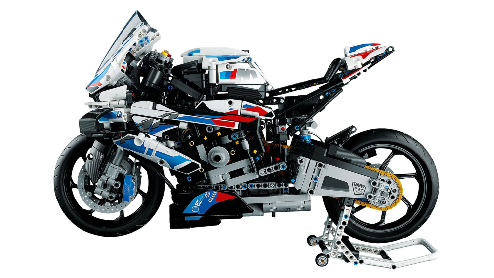 Конструктор Lego Technic BMW M 1000 RR 1920 деталей (42130)