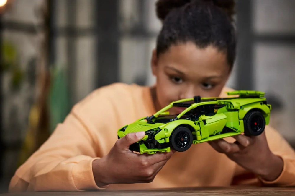 Конструктор Lego Technic Lamborghini Huracan Tecnica 806 деталей (42161)