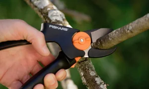 Секатор з силовим приводом Fiskars 195 мм (111510)