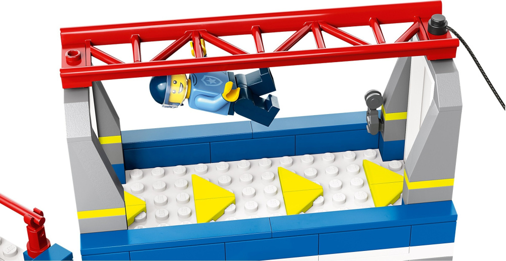  Lego City   823  (60372)