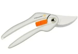 Секатор плоскостной Fiskars lily 208 мм (111265)