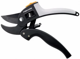 Секатор Fiskars 180 мм с храповиком (111670)