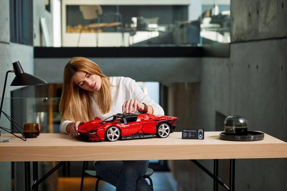 Конструктор Lego Technic Ferrari Daytona SP3 3778 предмети (42143)