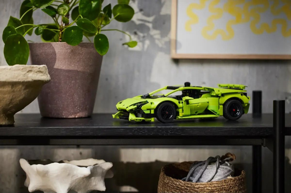 Конструктор Lego Technic Lamborghini Huracan Tecnica 806 деталей (42161)