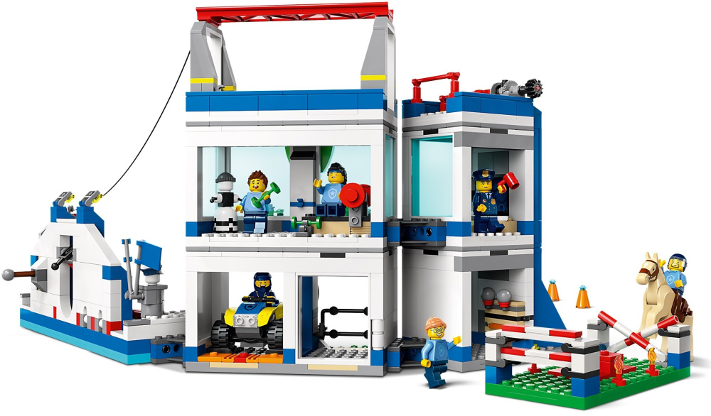 Конструктор Lego City Полицейская академия 823 детали (60372)